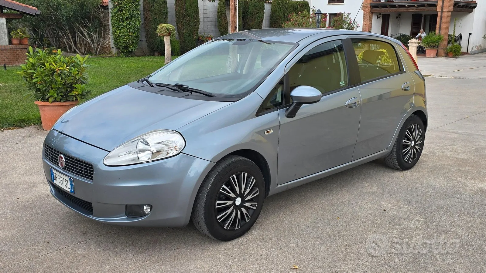 Fiat Grande Punto 2008 photo 3