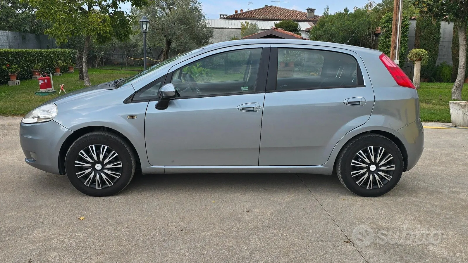 Fiat Grande Punto 2008 photo 4