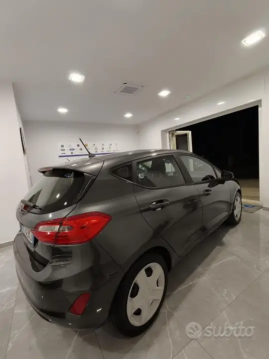 Ford Fiesta 2018 photo 2