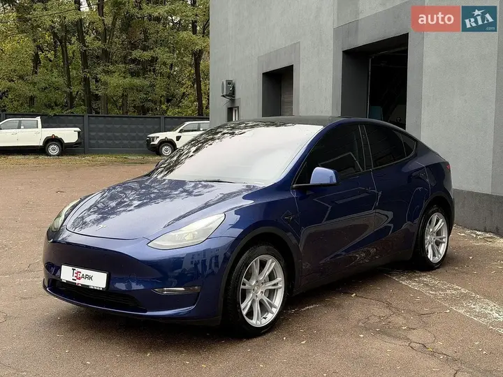 Tesla Model Y 2023 photo 4