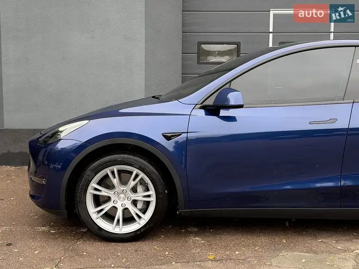 Tesla Model Y 2023 photo 5