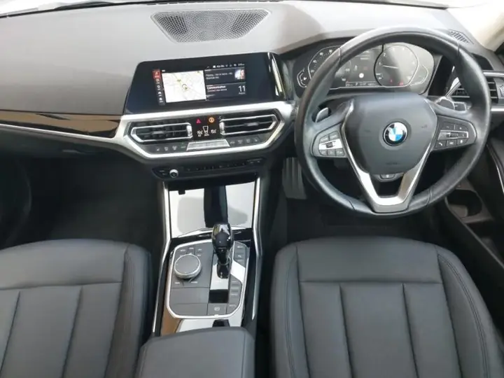 BMW 3 Series 2021 photo 3