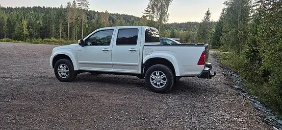 Isuzu D-Max 2010 photo 2