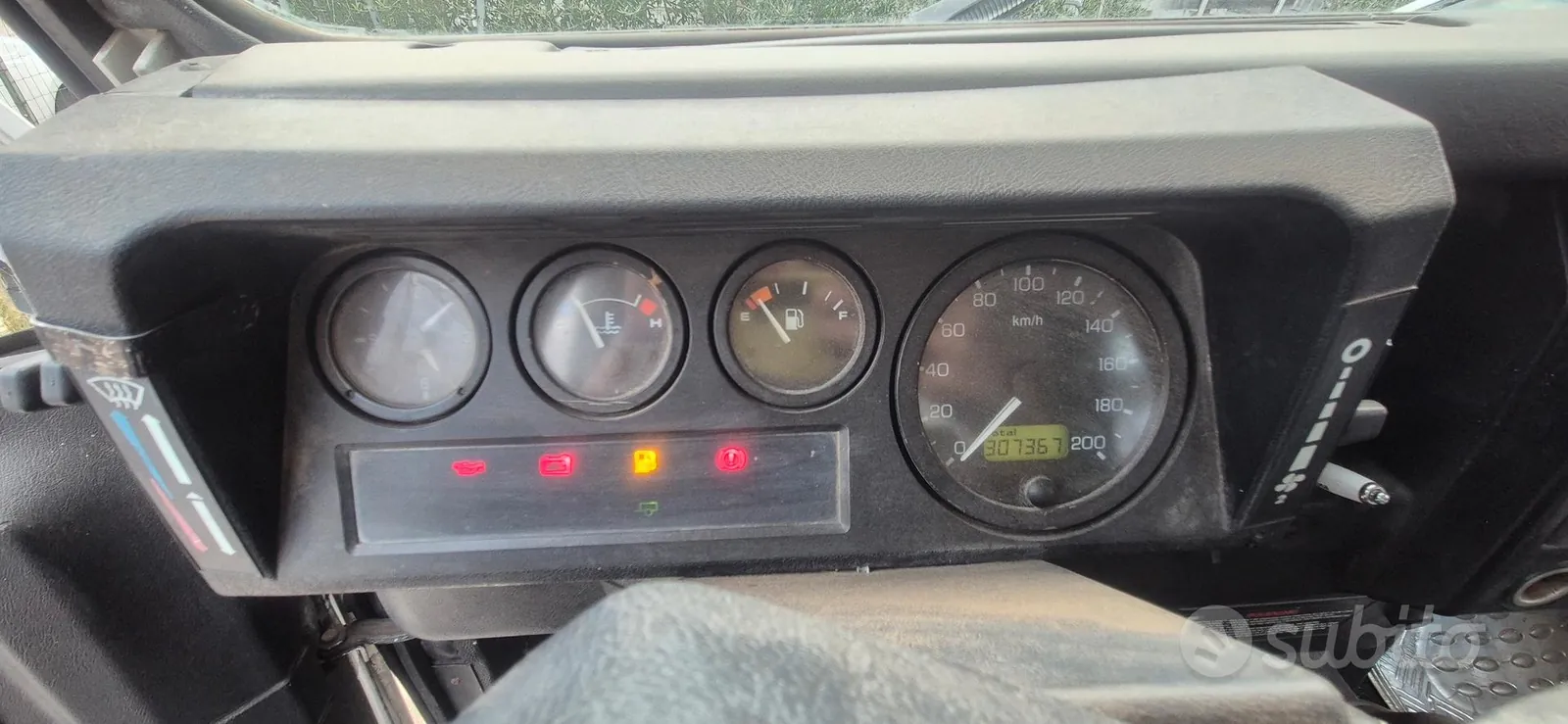 Land Rover Defender 2004 photo 4