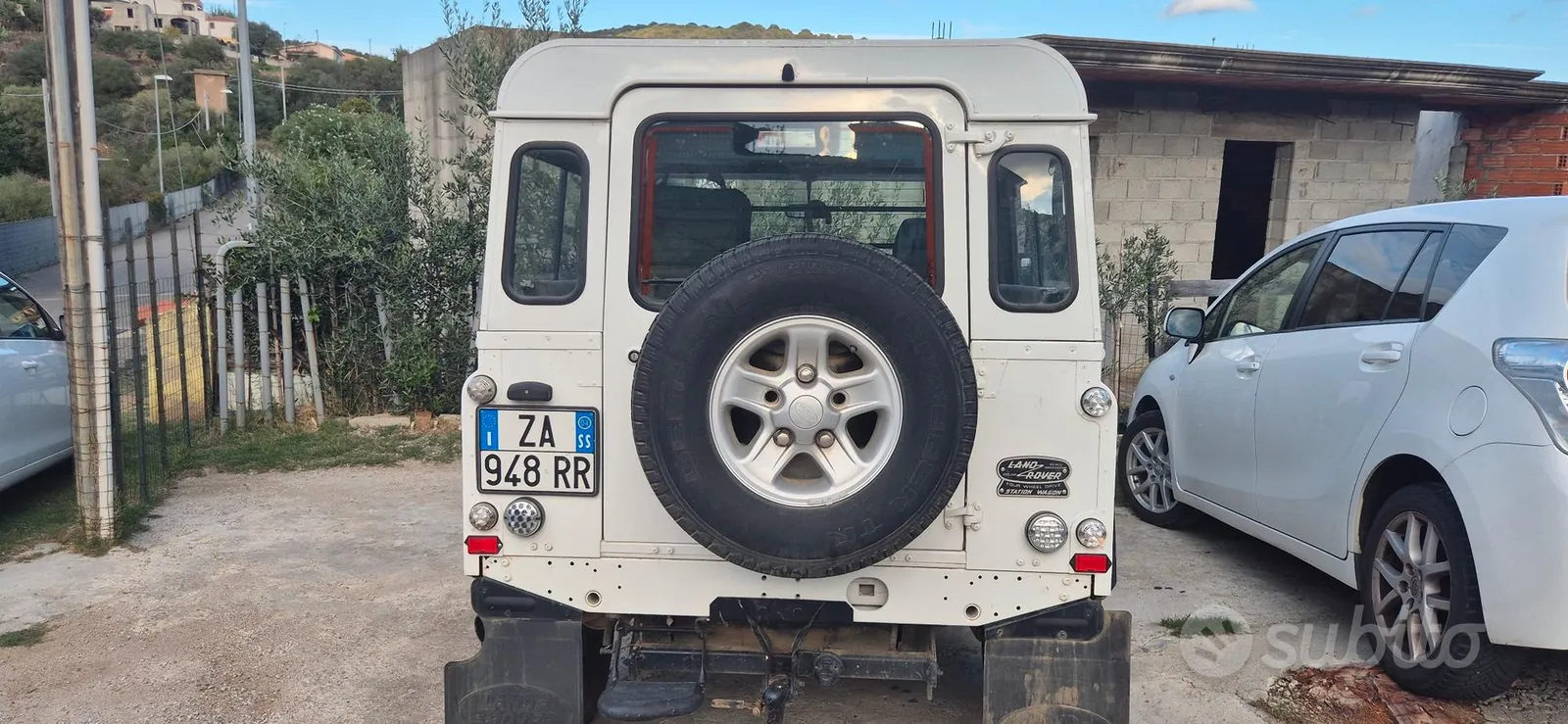 Land Rover Defender 2004 photo 2
