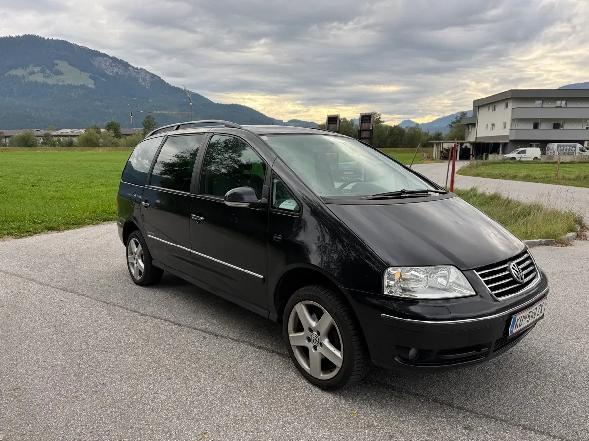 Volkswagen Sharan 2010 photo 2