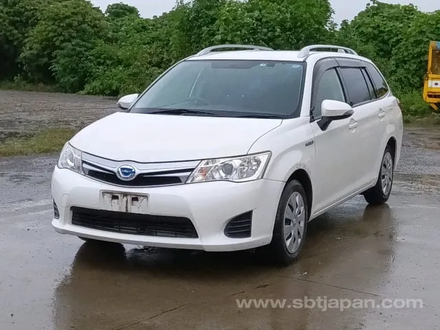 Toyota Corolla Fielder 2014 photo 2