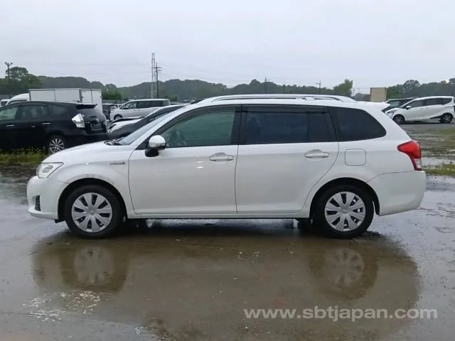 Toyota Corolla Fielder 2014 photo 3