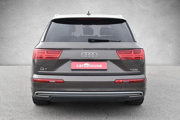 Audi Q7 2017 photo 5