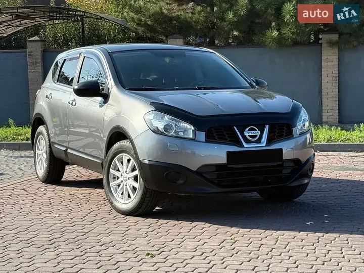 Nissan Qashqai 2012 photo 2