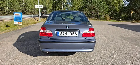 BMW 318I 2004 photo 2