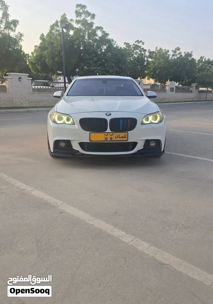 BMW 5 Series 2011 photo 2