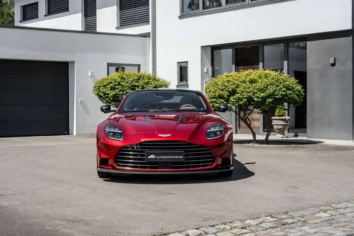 Aston Martin Vanquish 2024 photo 2