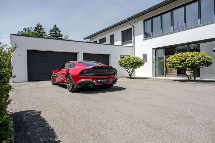Aston Martin Vanquish 2024 photo 4