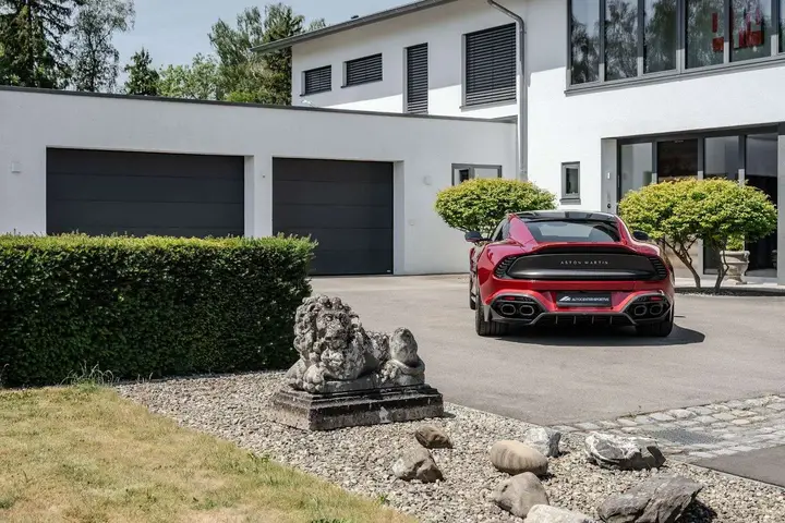 Aston Martin Vanquish 2024 photo 5