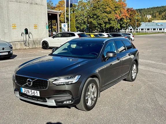 Volvo V90 Cross Country