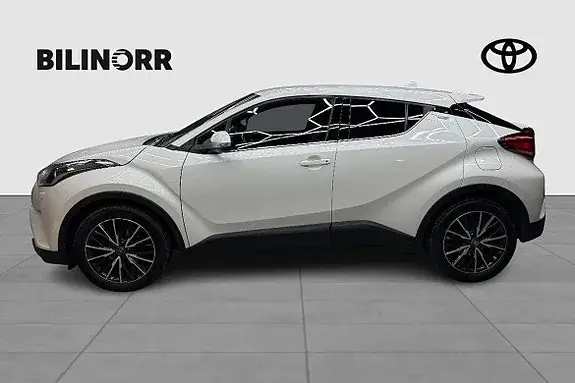 Toyota C-Hr 2018 photo 2