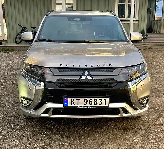 Mitsubishi Outlander 2019 photo 2