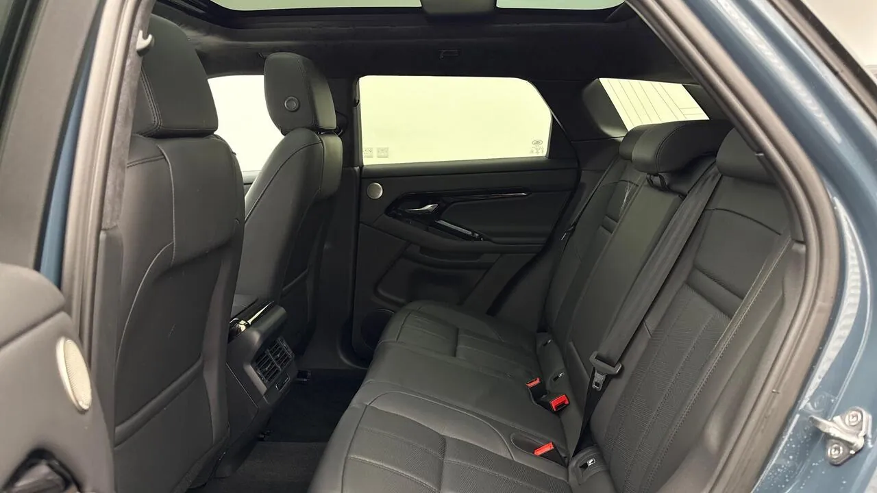 Land Rover Range Rover Evoque 2025 photo 4