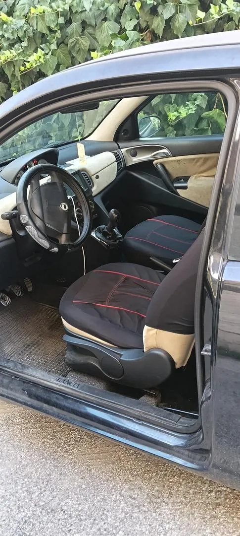 Lancia Ypsilon 2004 photo 4