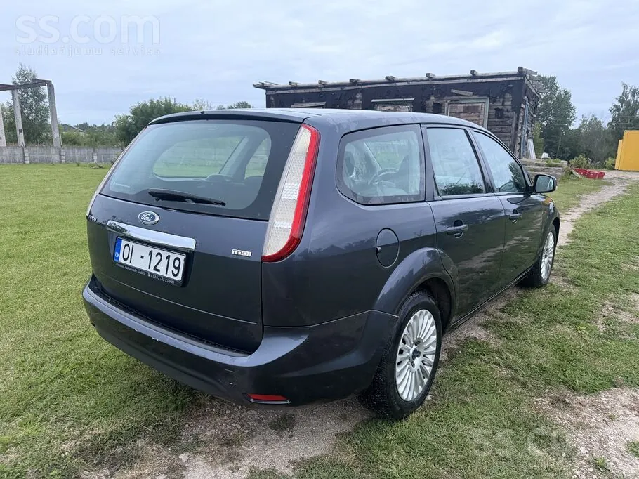 Ford Focus 2009 photo 3