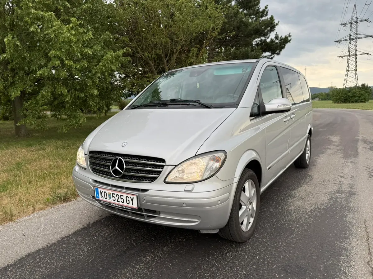Mercedes-Benz Viano 2009 photo 2