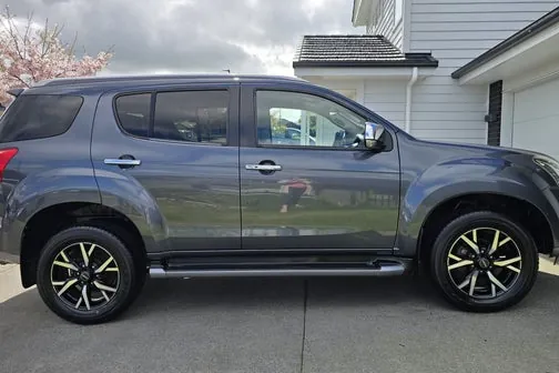 Isuzu Mu-X