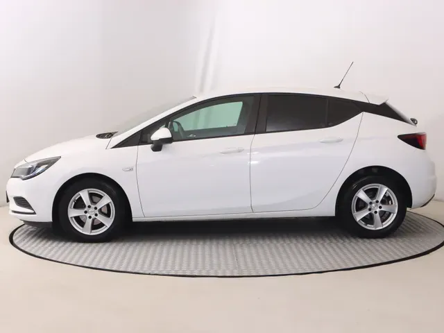 Opel Astra 2016 photo 2