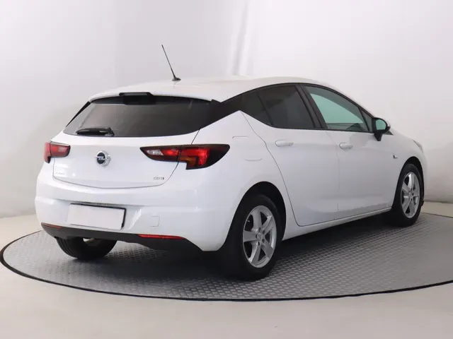 Opel Astra 2016 photo 4