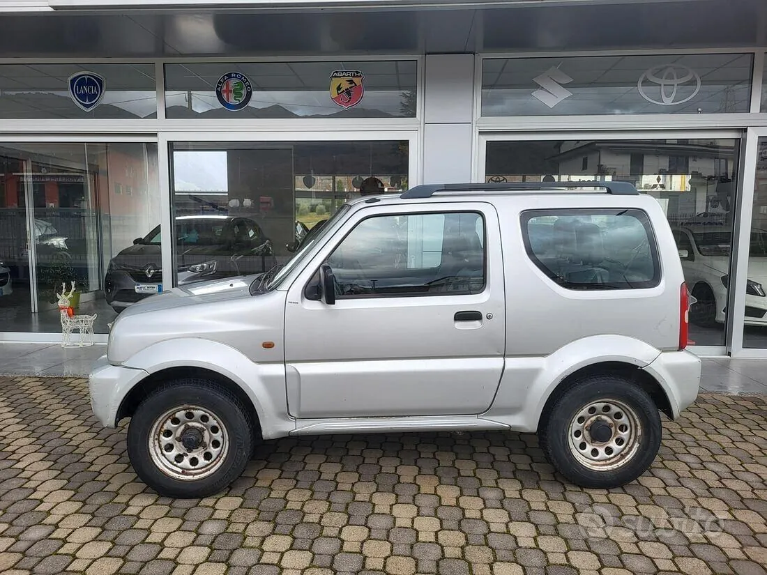 Suzuki Jimny 2000 photo 3