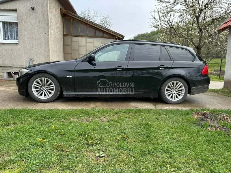 BMW 318 2010 photo 2