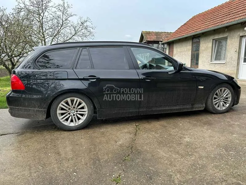 BMW 318 2010 photo 4
