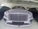 Bentley Bentayga 2023 photo 2