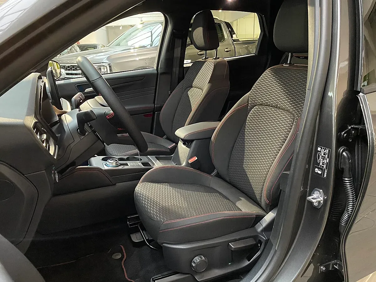 Ford Kuga 2026 photo 4