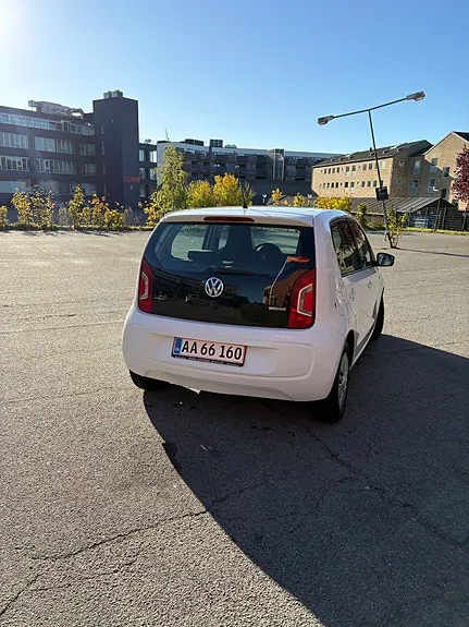 Volkswagen Up 2013 photo 3
