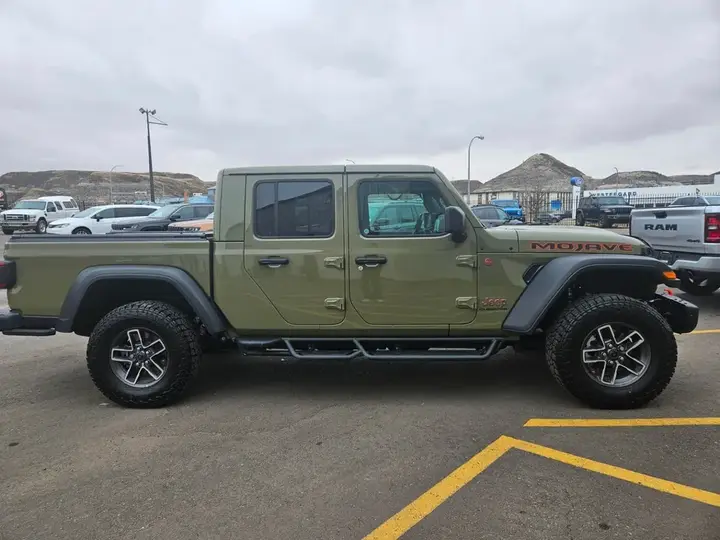 Jeep Gladiator 2025 photo 5