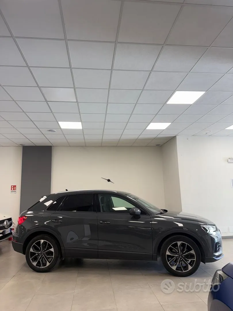 Audi Q3 2023 photo 2
