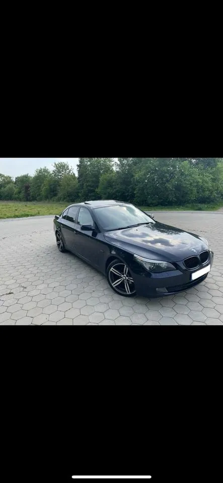 BMW 523I