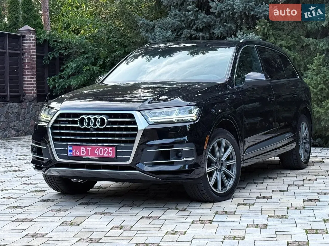 Audi Q7 2017 photo 2