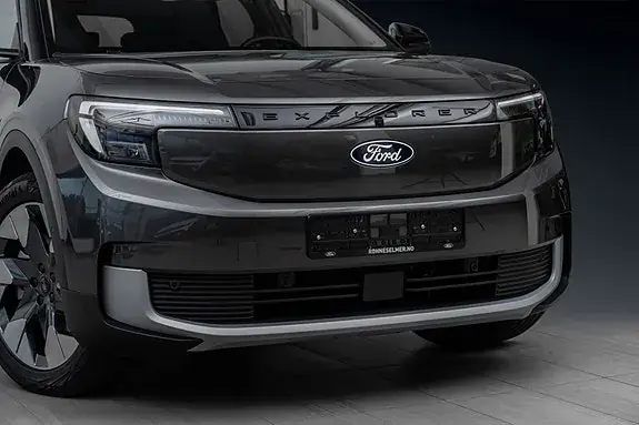 Ford Explorer 2026 photo 2
