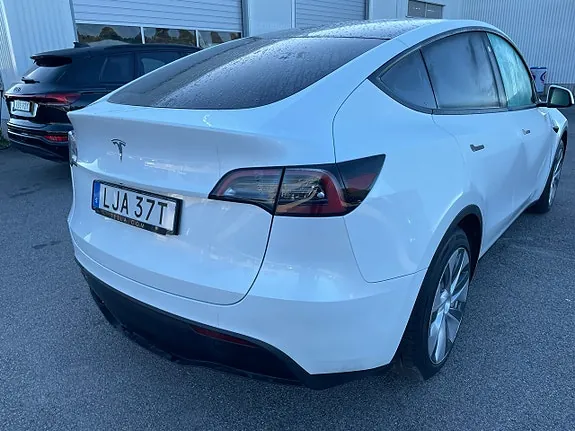 Tesla Model Y 2023 photo 3