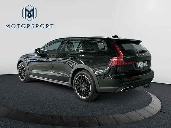 Volvo V60 Cross Country 2019 photo 3