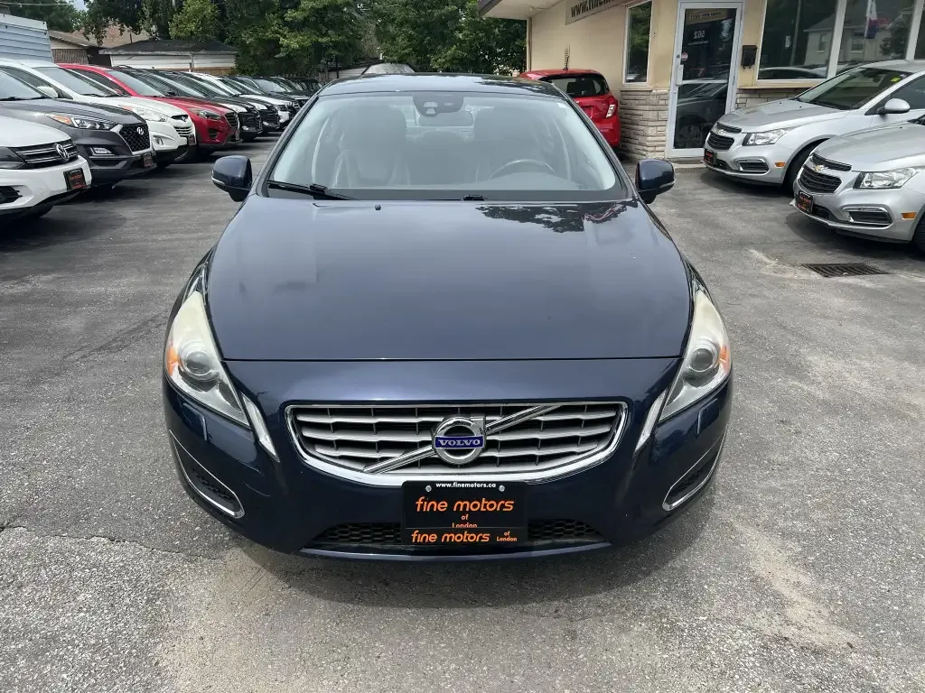 Volvo S60 2012 photo 2