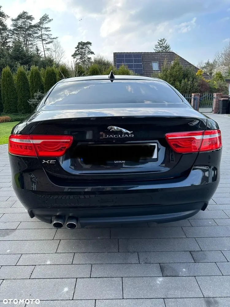 Jaguar Xe 2017 photo 4