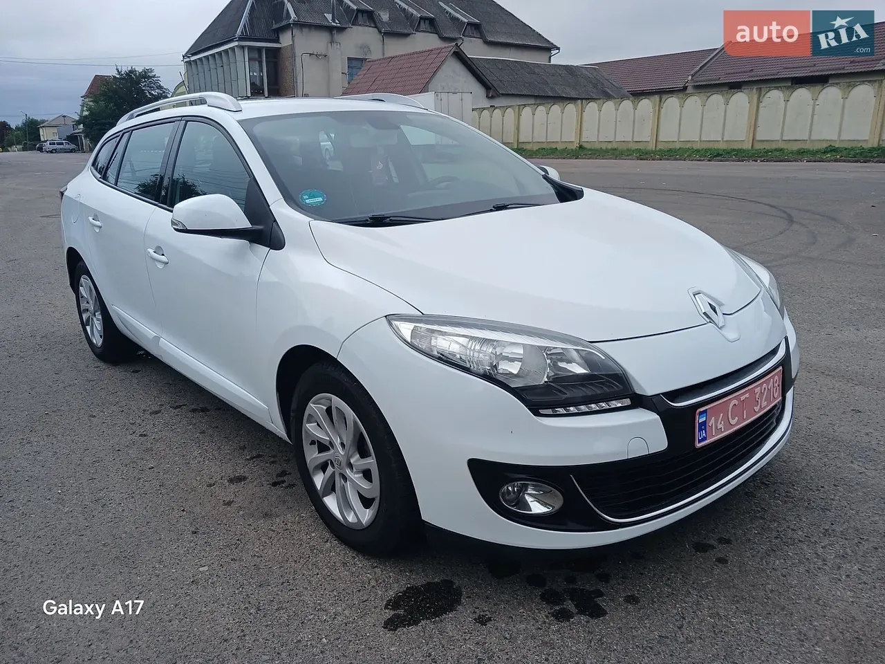 Renault Megane 2013 photo 2