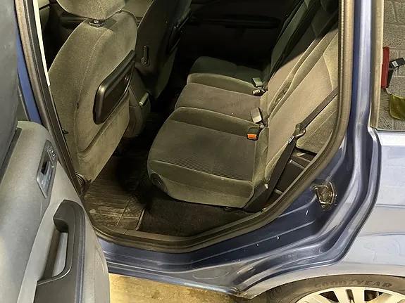 Ford C-Max 2005 photo 2