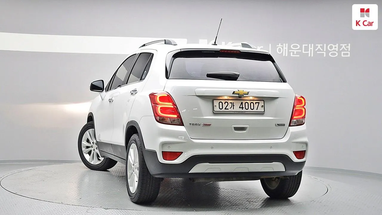Chevrolet Tracker 2018 photo 2