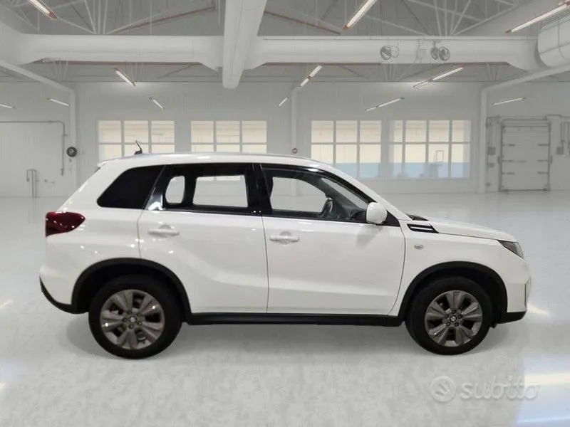 Suzuki Vitara 2023 photo 3