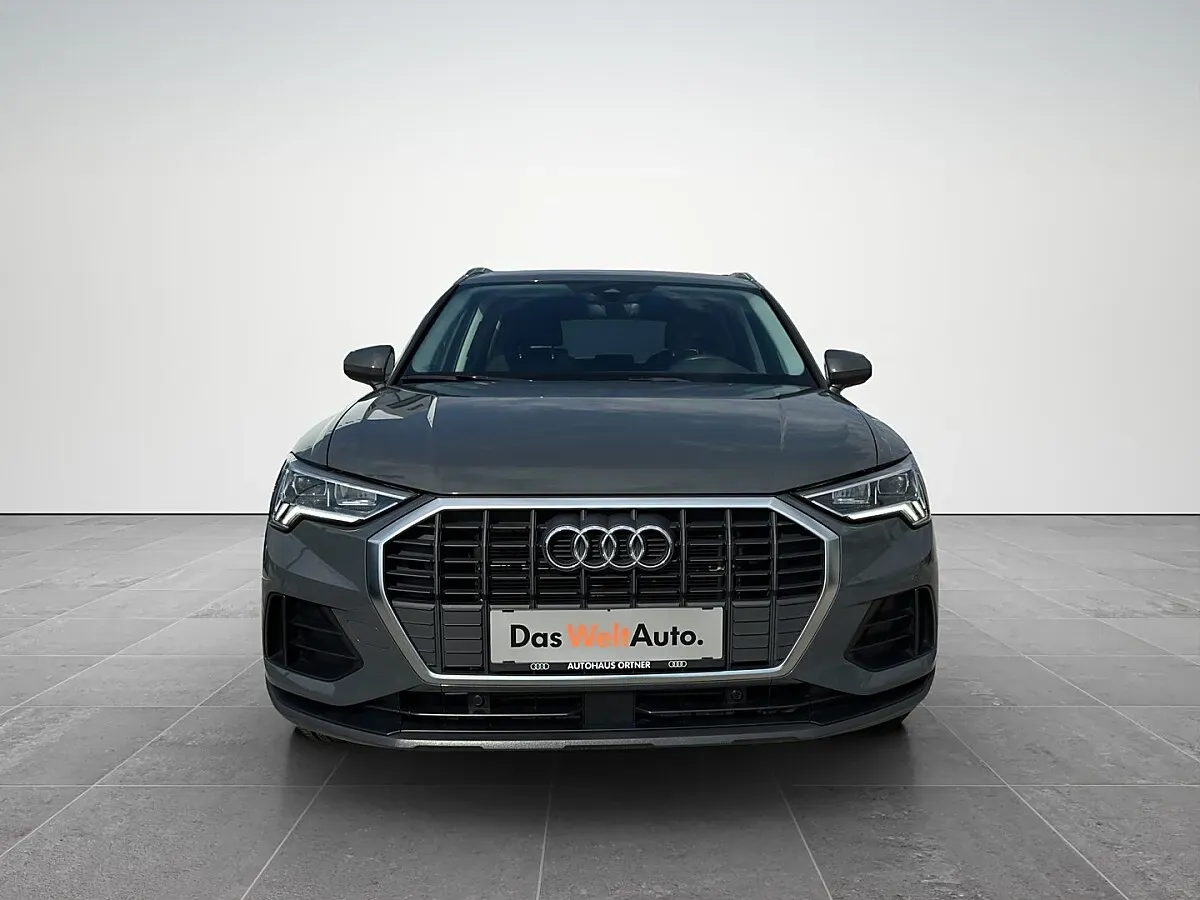 Audi Q3 2023 photo 2