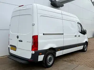 Mercedes-Benz Sprinter 2022 photo 2